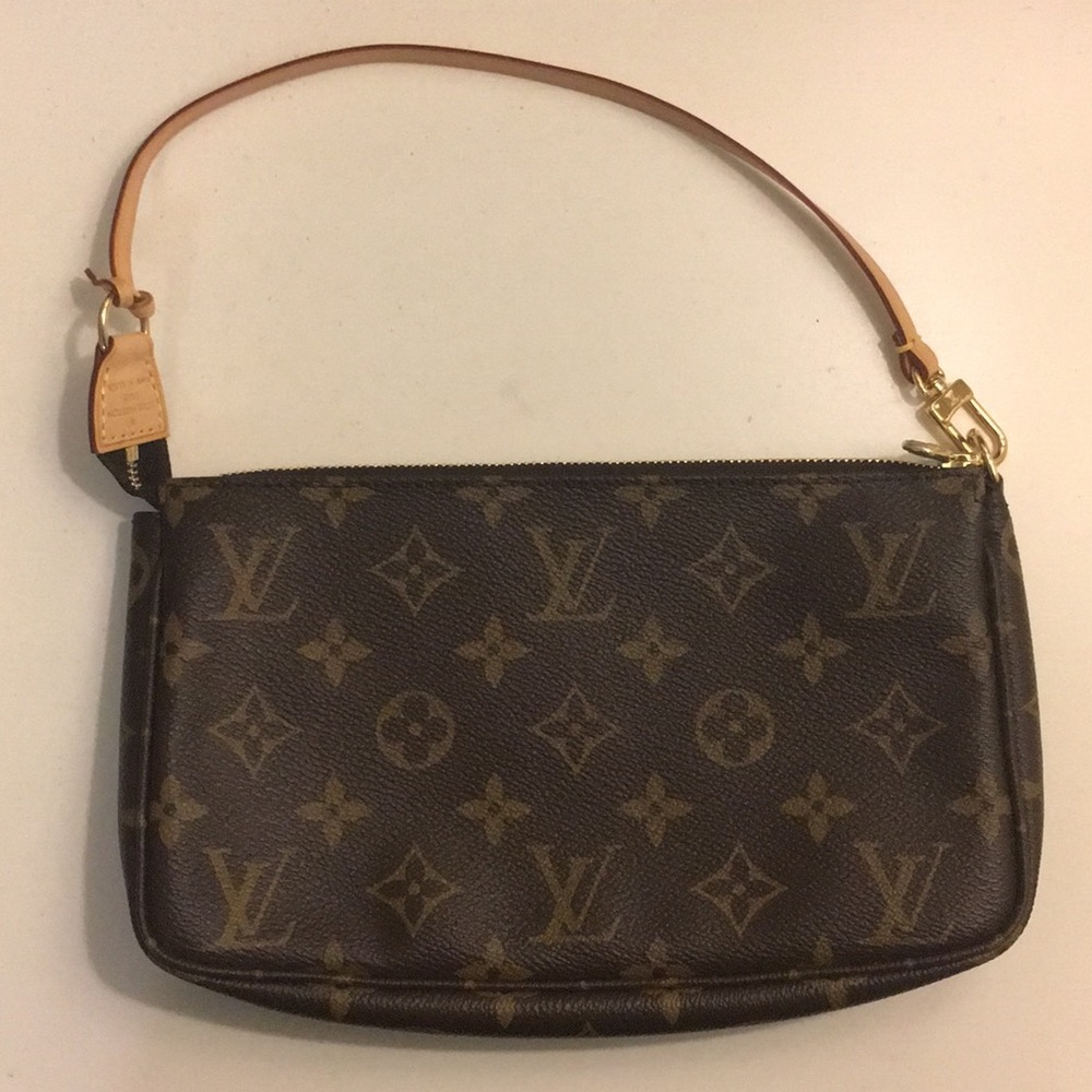 Louis Vuitton Clutch